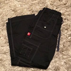 Dickie Women Utility Cargo Scrub Pants